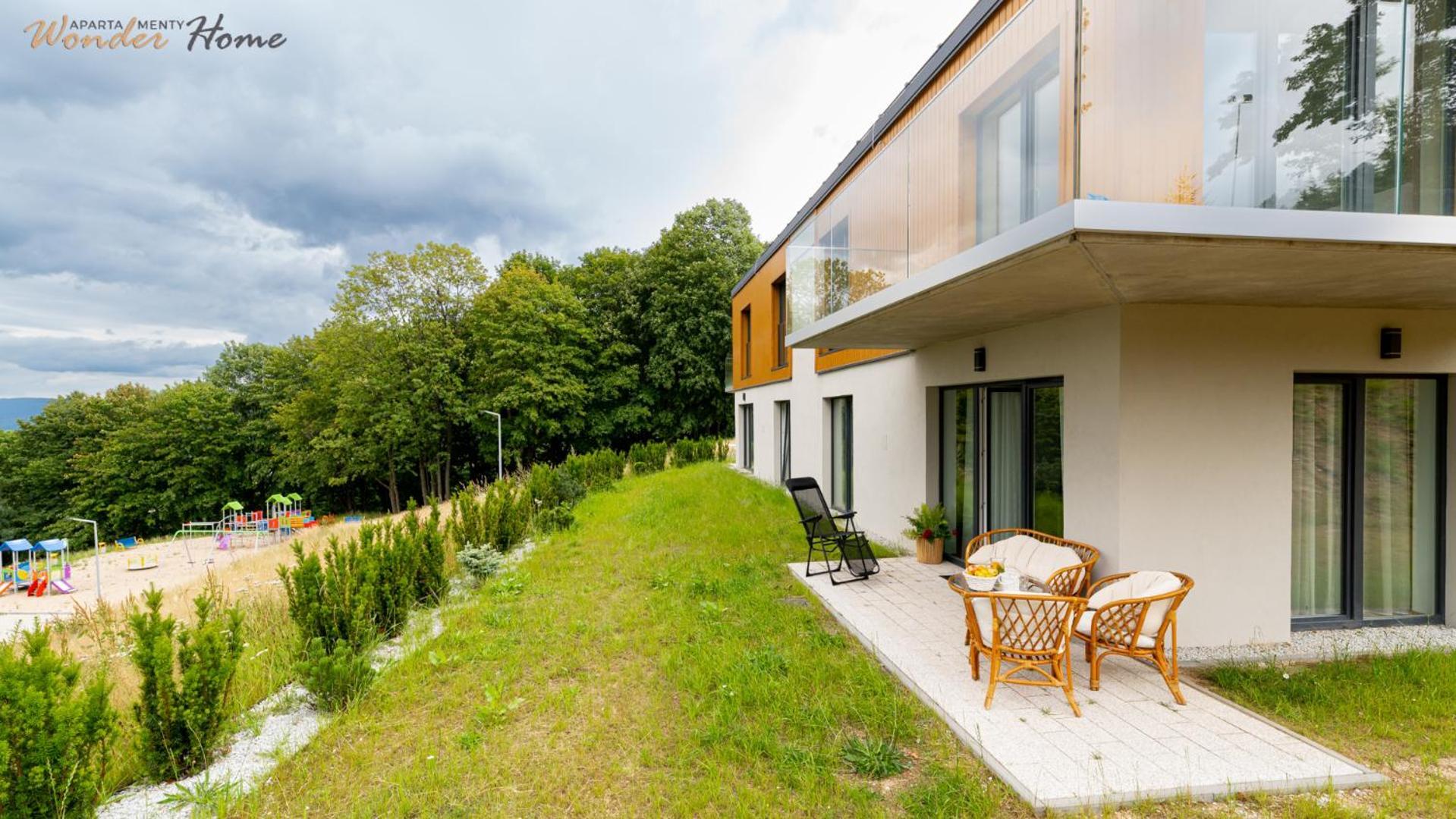 Apartment Wonder Home: Cozy With Private Terrace Near Trails And Slopes *