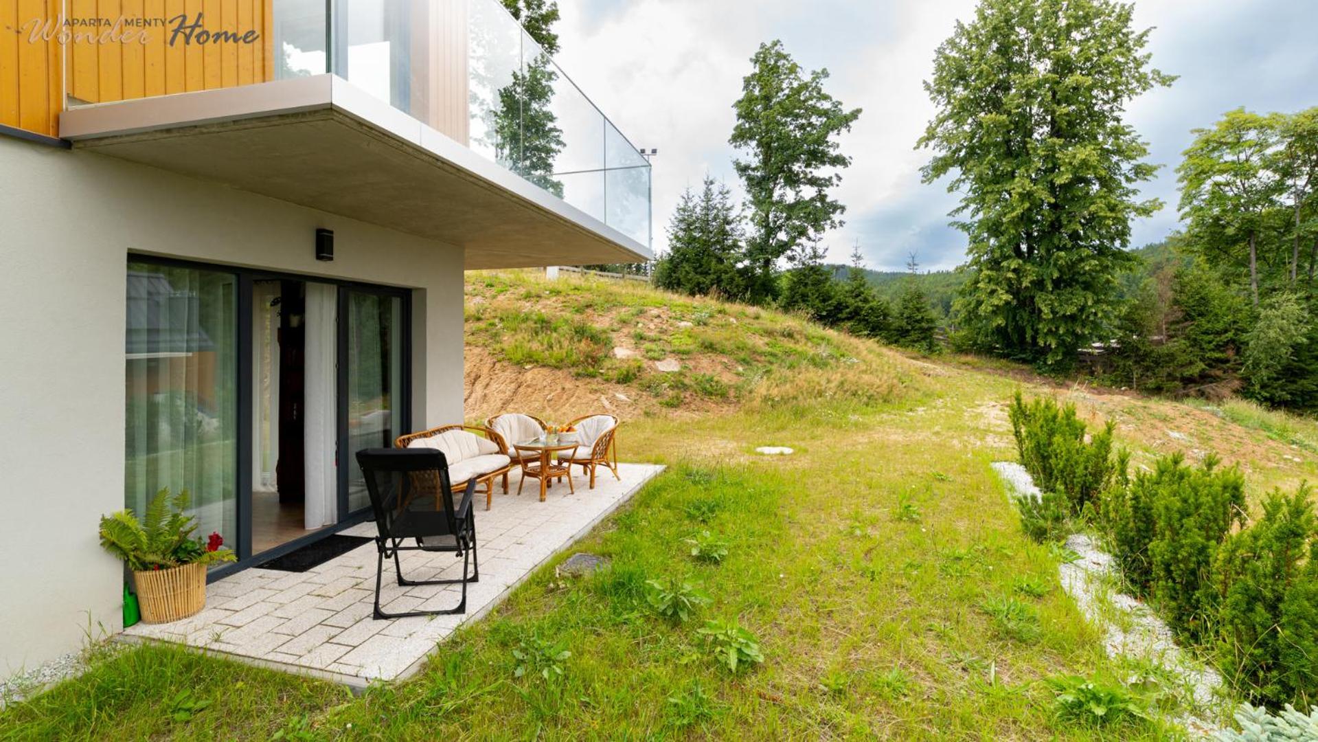Wonder Home: Cozy With Private Terrace Near Trails And Slopes *