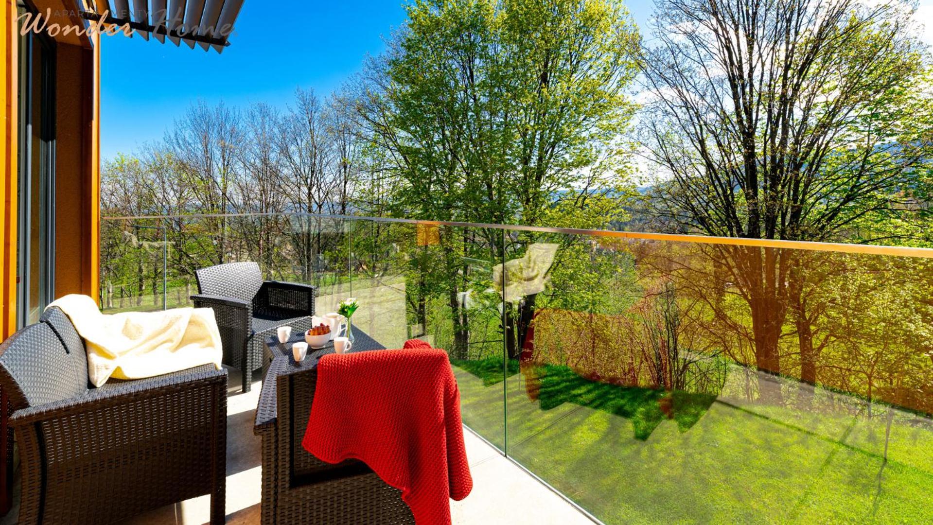 Apartment Wonder Home: Cozy With Private Terrace Near Trails And Slopes *